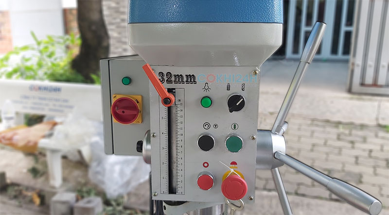 Bảng điều khiển của Z4132G