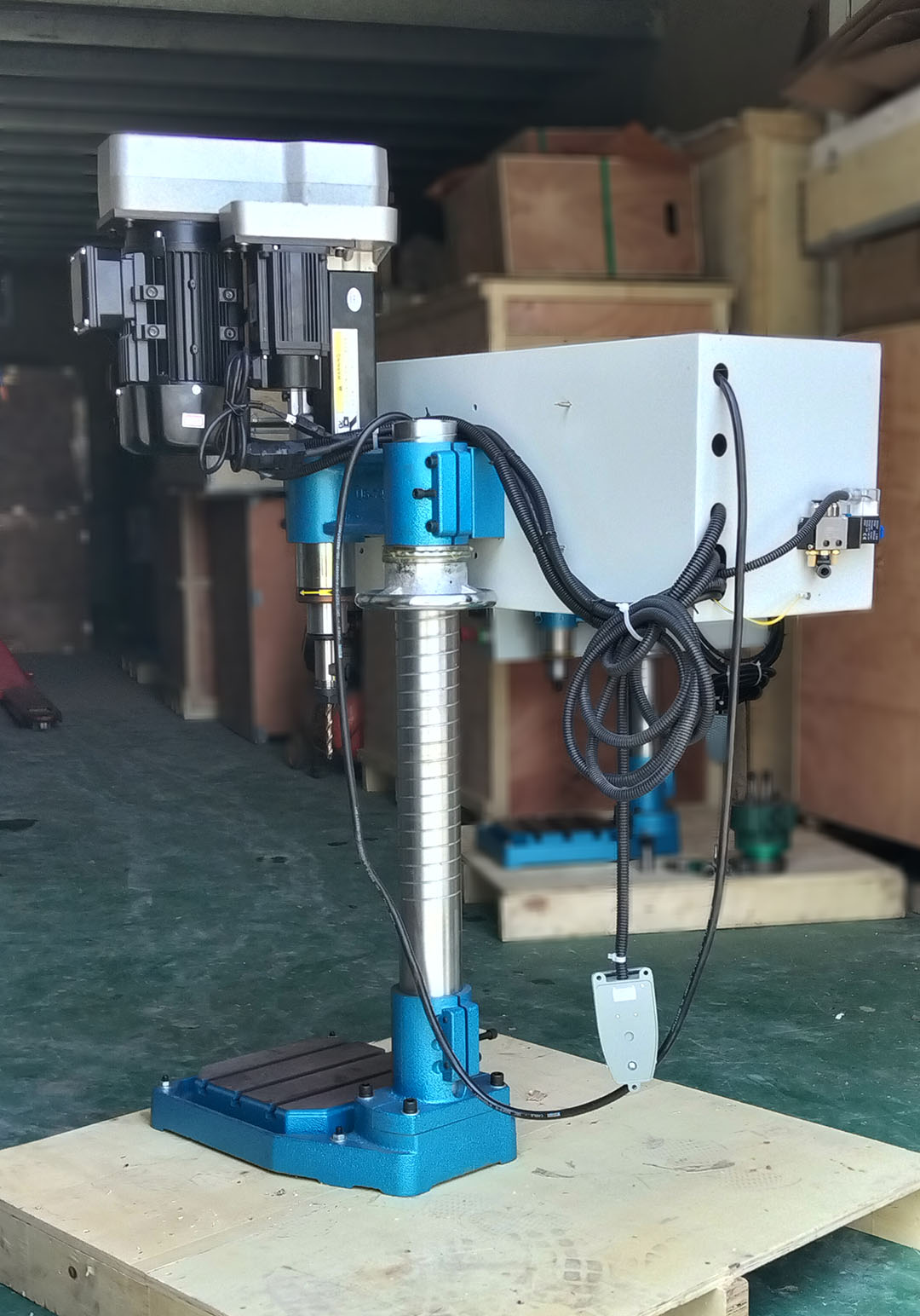 Máy khoan tự động ASD-12 nhìn từ phía sau