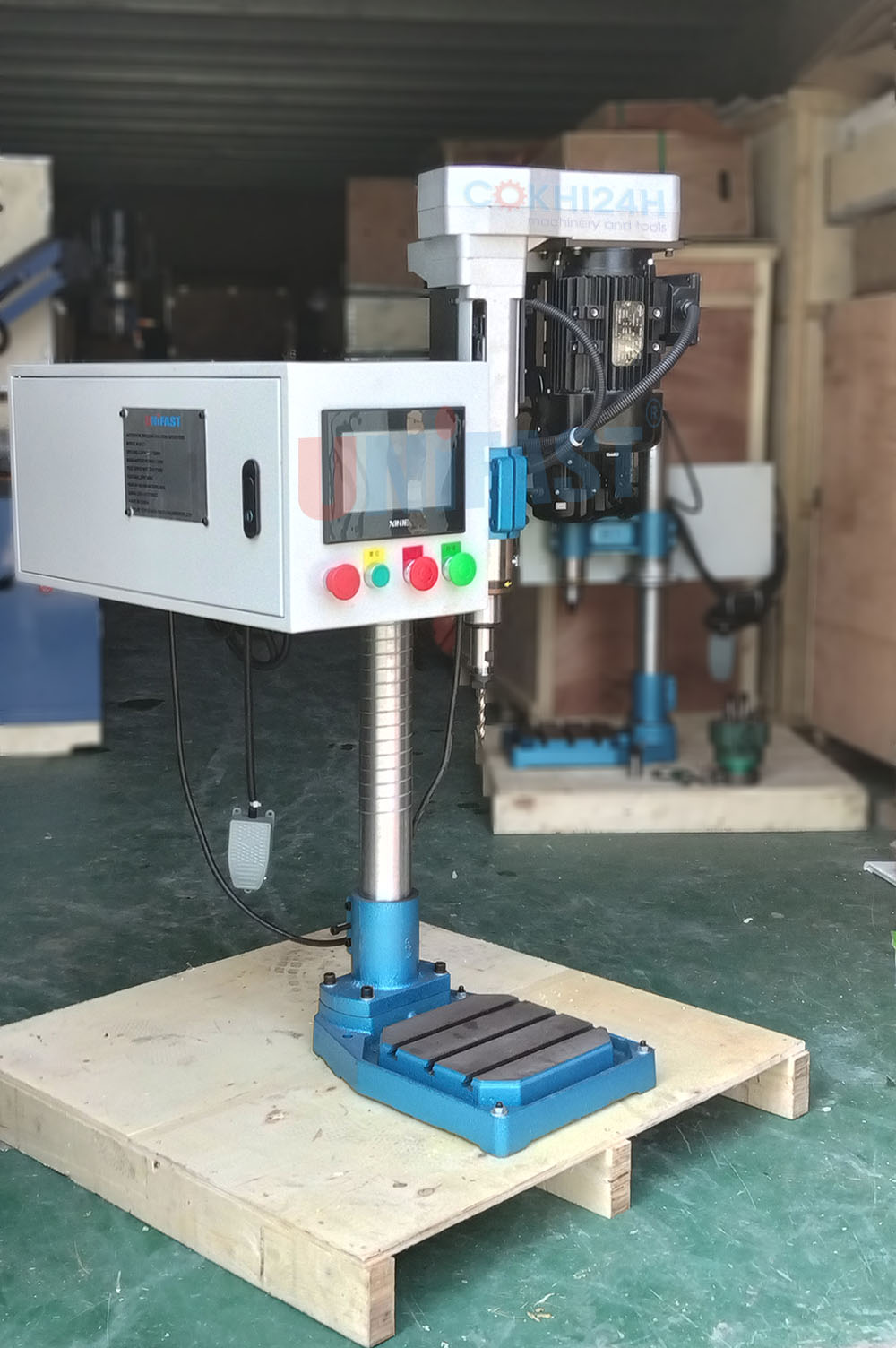 Máy khoan tự động bằng servo hiệu Unifast model ASD-12