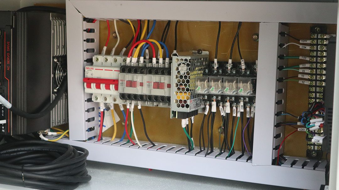 Tủ điện máy khoan servo ASD-12
