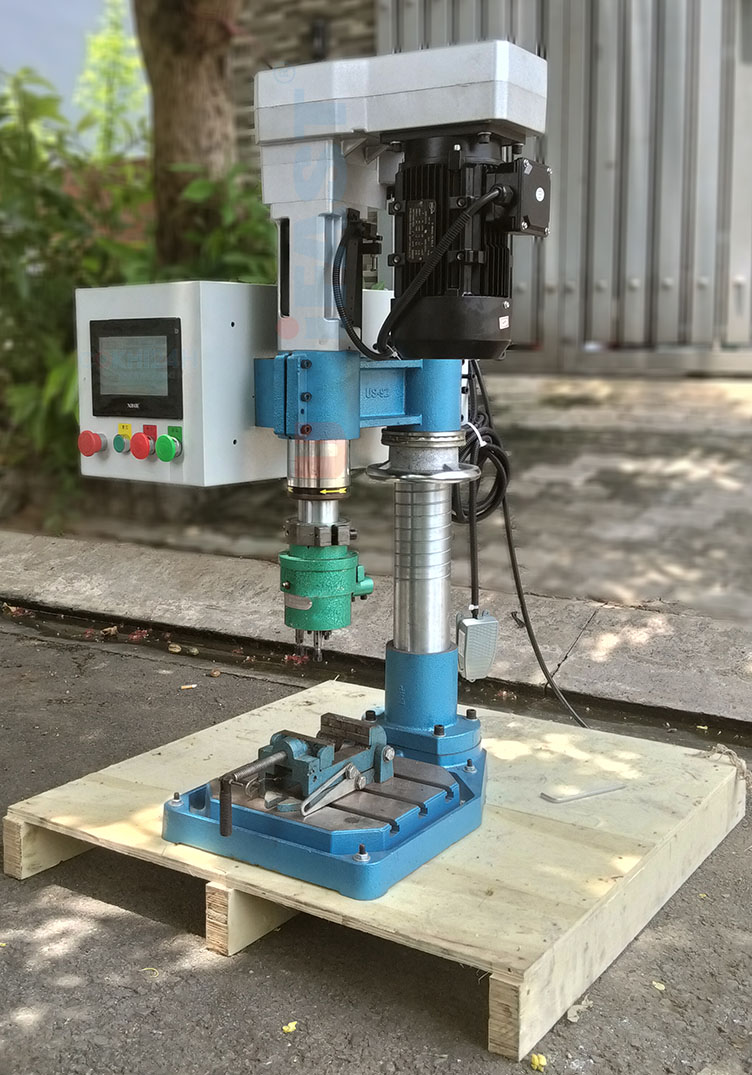 Máy khoan tự động sero hiệu Unifast model ASD-14 lắp thêm đầu khoan 2 mũi ST-72
