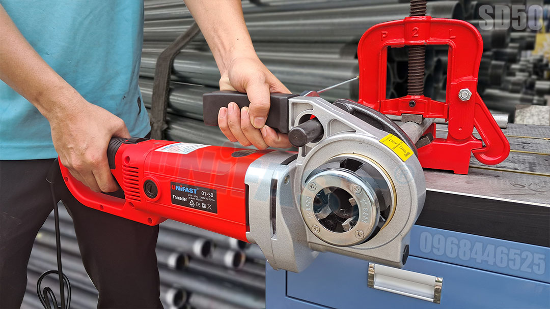 Máy tiện ren SD50